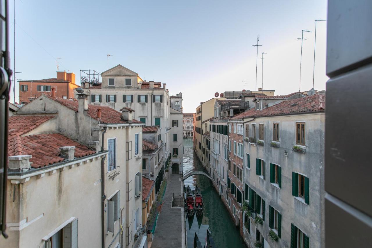 Ca' Al Giglio - Appartamento Vista Canale เวนิส ภายนอก รูปภาพ