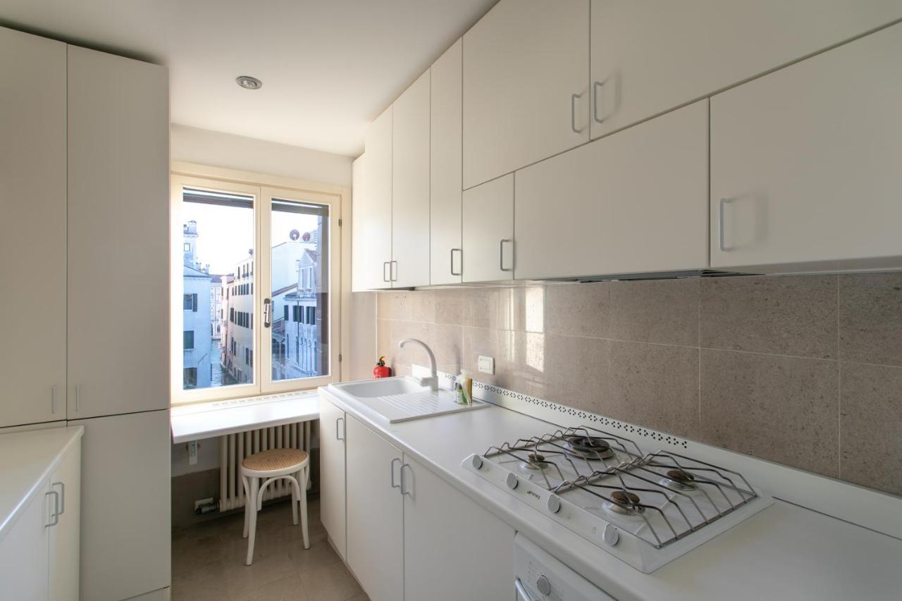 Ca' Al Giglio - Appartamento Vista Canale เวนิส ภายนอก รูปภาพ
