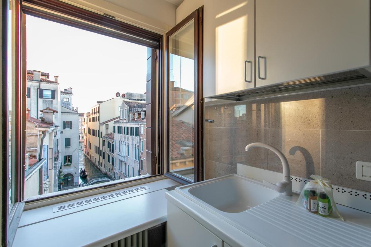 Ca' Al Giglio - Appartamento Vista Canale เวนิส ภายนอก รูปภาพ