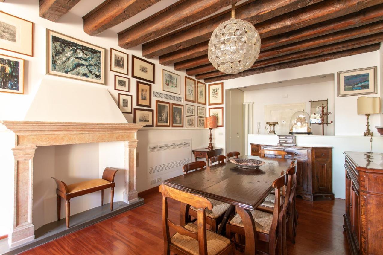 Ca' Al Giglio - Appartamento Vista Canale เวนิส ภายนอก รูปภาพ
