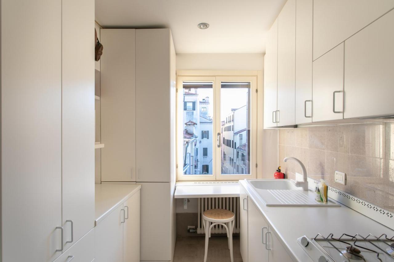 Ca' Al Giglio - Appartamento Vista Canale เวนิส ภายนอก รูปภาพ